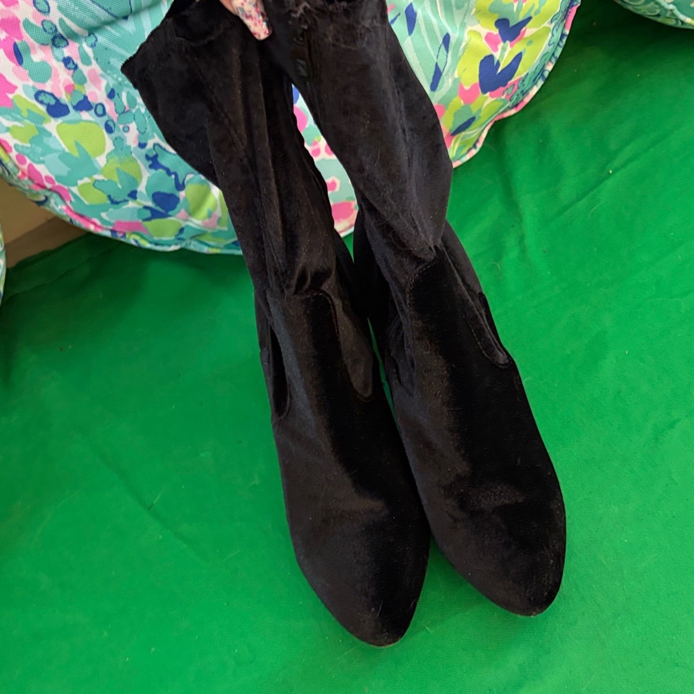 Boohoo black stretchy velvet booties with bronze/gold heels